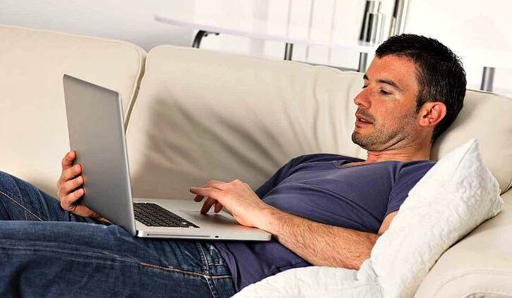 Um homem aprende a aumentar um membro