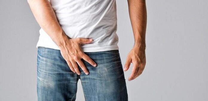 Um homem com um pequeno membro como aumentar